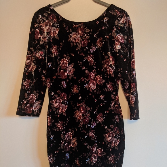 Forever 21 Floral Velvet Bodycon Dress - Picture 2 of 5